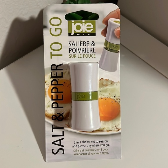 Joie Other - Cute.. Mini joie SALT & PEPPER TO GO!!